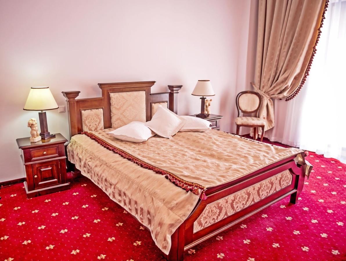 Отель Hotel Emire Бран-26