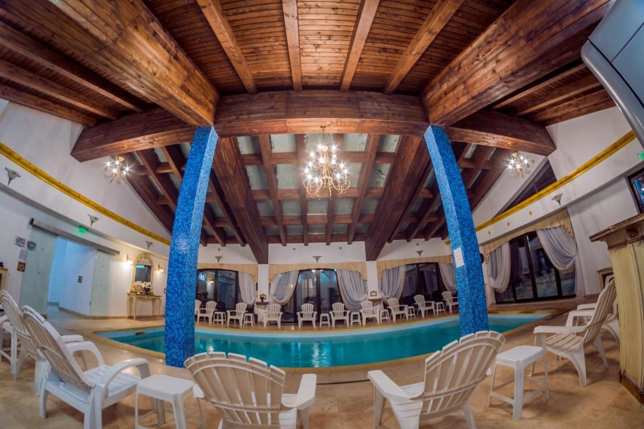 Отель Hotel Emire Бран-7
