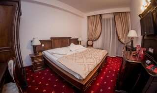 Отель Hotel Emire Бран Стандартный двухместный номер с 1 кроватью или 2 отдельными кроватями-7